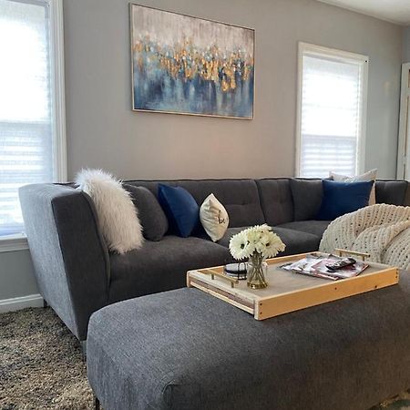 Cozy, Upstairs Apartment Pets Welcome With Fee Family Friendly Close To Everything Клівленд Екстер'єр фото